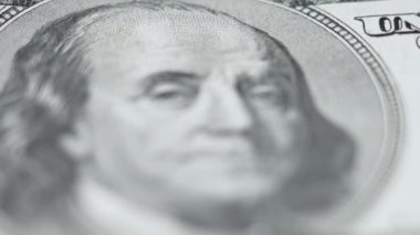 Nakit - 100 dolarlık banknotlar, yavaş çekim