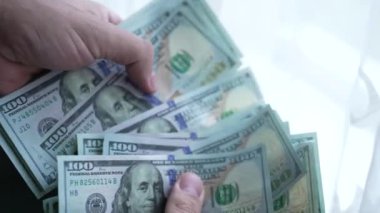 Para - 100 dolarlık Amerikan para birimi