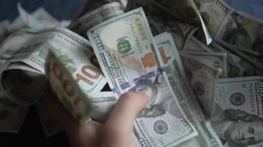 Para - 100 dolarlık Amerikan para birimi