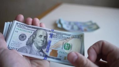 Para - 100 dolarlık Amerikan para birimi