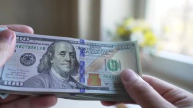 Para - 100 dolarlık Amerikan para birimi