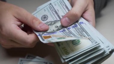 ABD para birimi: 100 dolarlık banknotlara yakın çekim