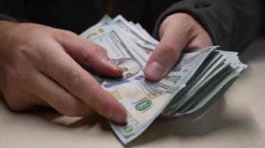 ABD para birimi: 100 dolarlık banknotlara yakın çekim