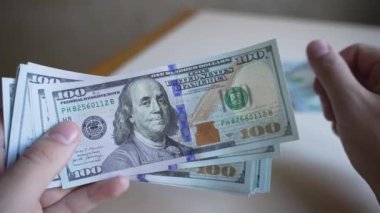ABD para birimi: 100 dolarlık banknotlara yakın çekim
