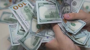 ABD para birimi: 100 dolarlık banknotlara yakın çekim