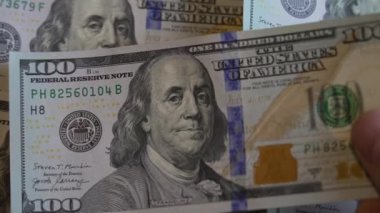 ABD para birimi: 100 dolarlık banknotlara yakın çekim