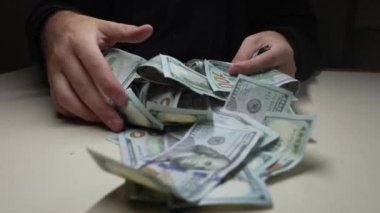ABD para birimi: 100 dolarlık banknotlara yakın çekim