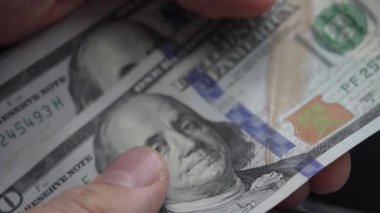 100 dolarlık banknotlar - ABD para birimi