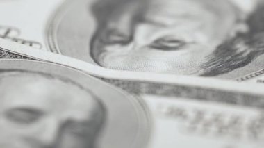 Nakit - 100 dolarlık banknotlar, yavaş çekim