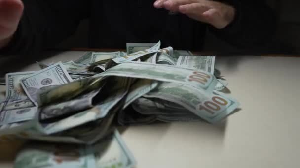 Nakit 100 Dolarlık Banknotlar Yavaş Çekim — Stok video