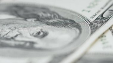Nakit - 100 dolarlık banknotlar, yavaş çekim