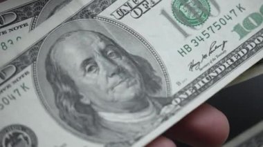 ABD para birimi: 100 dolarlık banknotlara yakın çekim