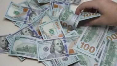 ABD para birimi: 100 dolarlık banknotlara yakın çekim