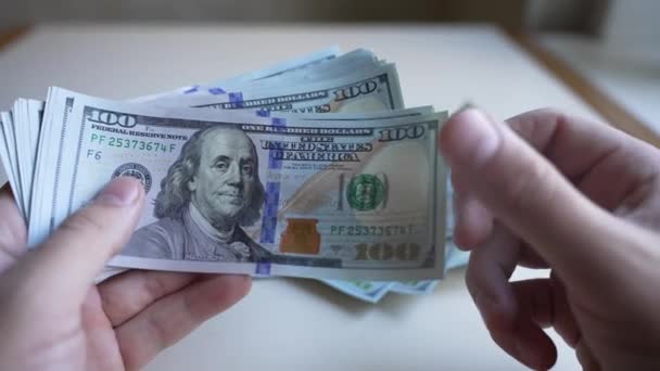 Abd Para Birimi 100 Dolarlık Banknotlara Yakın Çekim — Stok video