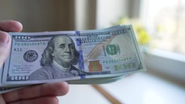 ABD para birimi: 100 dolarlık banknotlara yakın çekim