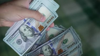 100 dolarlık banknotlar - ABD para birimi