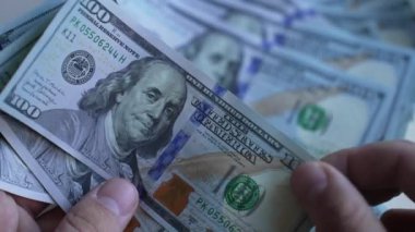 100 dolarlık banknotlar - ABD para birimi