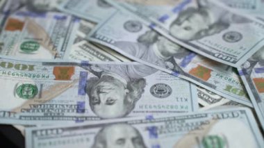 100 dolarlık banknotlar - ABD para birimi