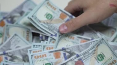 Para - 100 dolarlık Amerikan para birimi