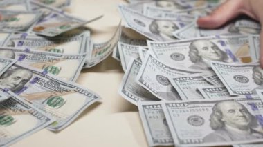 Para - 100 dolarlık Amerikan para birimi