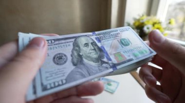 Para - 100 dolarlık Amerikan para birimi