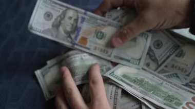 Para - 100 dolarlık Amerikan para birimi