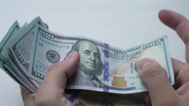 Para - 100 dolarlık Amerikan para birimi
