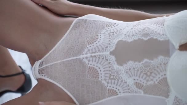 Elegantní Žena Sexy Spodní Prádlo Vertikální Video — Stock video