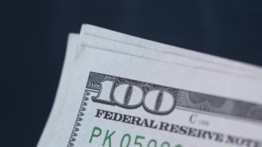 Amerikan para birimi - 100 dolarlık banknotlar halinde dolar