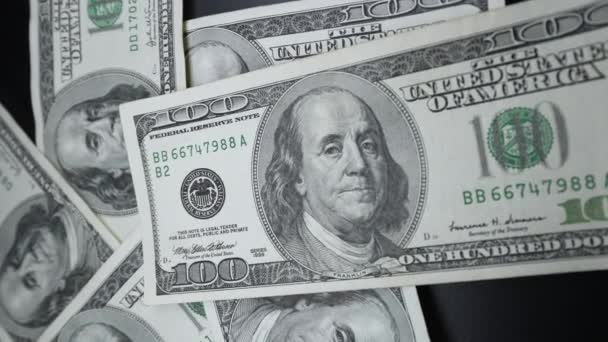 Amerikan Para Birimi 100 Dolarlık Banknotlar Halinde Dolar — Stok video