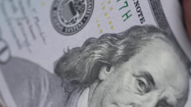 Вертикальне Відео Крупним Планом Американських Доларів — стокове відео