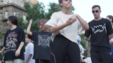 KYIV, UKRAINE ECTOBER 13, 2024: Ukrayna, Kyiv 'de sokak kavgası