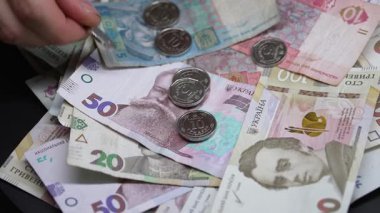 Ukrayna para birimi Hryvnia 'nın dikey videosu