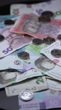 Ukrayna para birimi Hryvnia 'nın dikey videosu