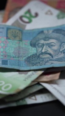 Ukrayna para birimi Hryvnia 'nın dikey videosu