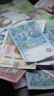 Ukrayna para birimi Hryvnia 'nın dikey videosu