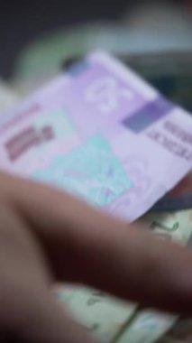 Ukrayna para birimi Hryvnia 'nın dikey videosu