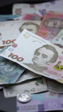 Ukrayna para birimi Hryvnia 'nın dikey videosu