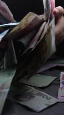 Ukrayna para birimi Hryvnia 'nın dikey videosu