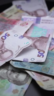 Ukrayna para birimi Hryvnia 'nın dikey videosu