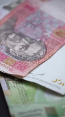 Ukrayna para birimi Hryvnia 'nın dikey videosu