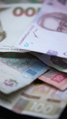 Ukrayna para birimi Hryvnia 'nın dikey videosu