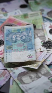 Ukrayna para birimi Hryvnia 'nın dikey videosu