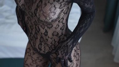 Güzel seksi iç çamaşırlı, erotik bir kadın.