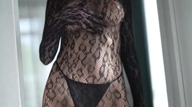 Baştan çıkarıcı seksi iç çamaşırlı güzel kız.