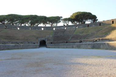 Roma tiyatrosunun Roma amfitiyatrosu, İtalya