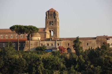 Güzel kilise binasının manzarası.