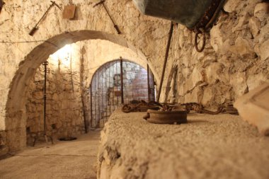 Şehirdeki eski ortaçağ kalesi