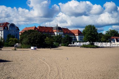 Gündüz vakti Sopot şehrinin sokakları. Polonya.