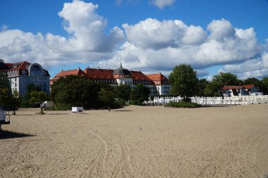 Sopot kasabasındaki Baltık Körfezi kıyısında. Polonya.